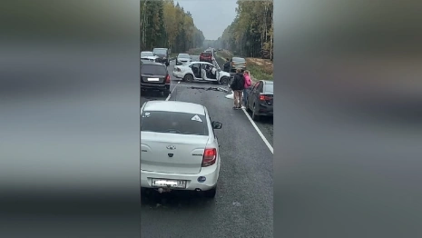 На дороге под Гусь-Хрустальным разбились такси и легковушка