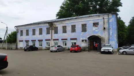 Жителей Гусь-Хрустального попросили определить судьбу здания на набережной