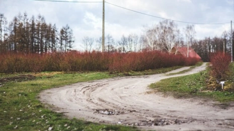 Более 50 жителей поселка под Суздалем лишились возможности строить дома из-за бездорожья