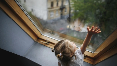 Во Владимирской области в 2023 году из окон выпало 11 детей