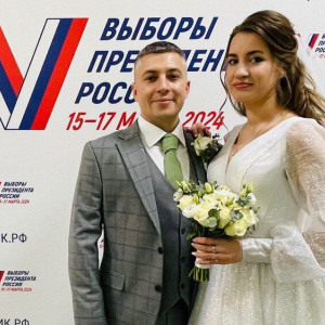 В Гусь-Хрустальном молодожены перед свадьбой поехали голосовать