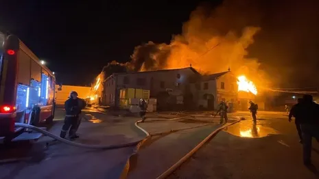 Появились подробности мощного пожара на рынке со стройматериалами в Коврове