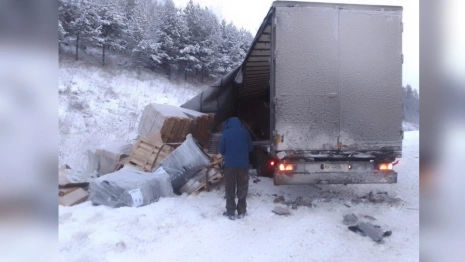 На южном объезде Владимира легковушка влетела в фуру