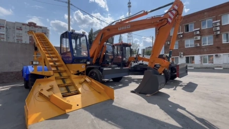 Во Владимир для уборки дорог приехали снегопогрузчик и экскаватор