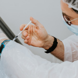 Во Владимирской области фельдшера осудили за продажу сертификатов от COVID-19