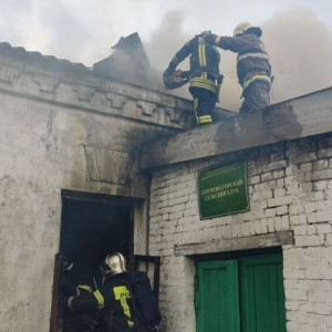 Во Владимирской области загорелся сельский клуб