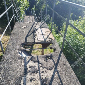 В центре Владимира обвалилась ведущая к вокзалу лестница
