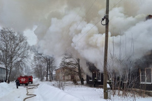 На пожаре в Гусь-Хрустальном эвакуировали 2 детей и 14 взрослых