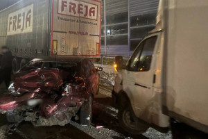 Водитель чудом выжил в искореженном Renault после ДТП с 3 авто во Владимире