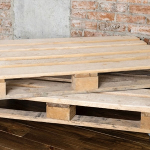 Уборщица из Гороховца украла 26 деревянных поддонов из магазина