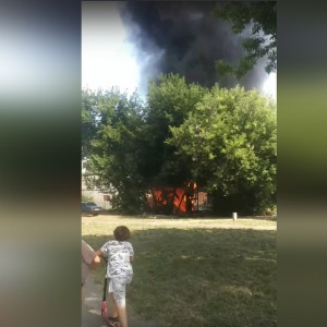 Появилось видео пожара и огромного столба дыма у ТЦ «Восток» во Владимире