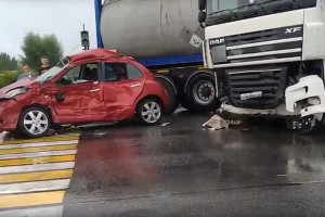 В ДТП с фурой и легковушкой на М-7 во Владимирской области есть жертва: появилось видео