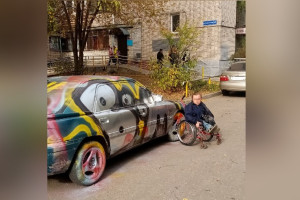 Во Владимире вандалы разрисовали машину инвалида
