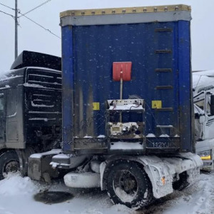 На М-7 в Петушинском районе столкнулись два большегруза и легковушка