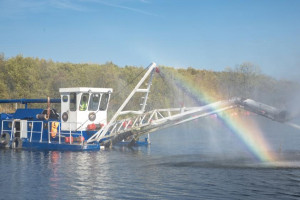 Реку Колпь во Владимирской области очищают с опережением графика