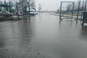 Пациенты поликлиники в Гусь-Хрустальном тонут в воде