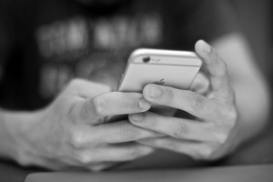 Житель Владимирской области украл в электричке телефон пассажира