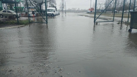 Пациенты поликлиники в Гусь-Хрустальном тонут в воде