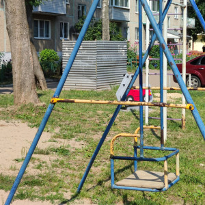 Во Владимире насчитали сорок опасных детских площадок 