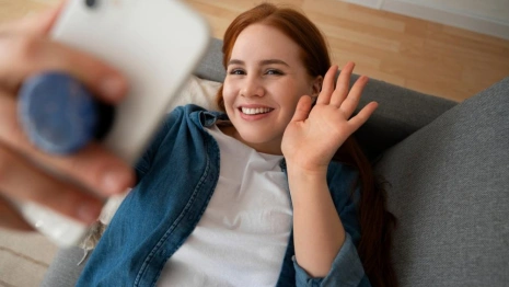 В России запустили сервис видеозвонков по банковским услугам на языке жестов