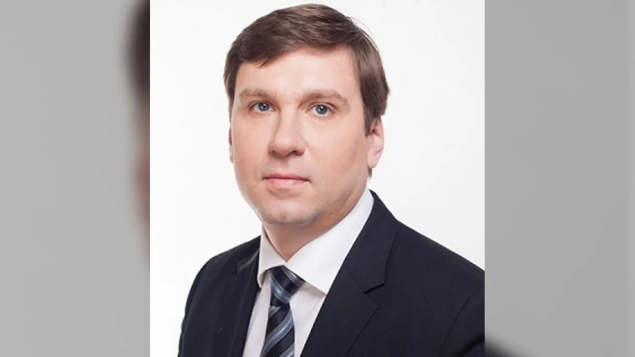 Первая в городе турфирма и богатая супруга. Что известно о новом главе Владимира
