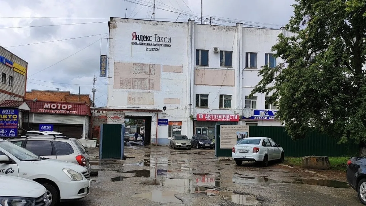 Появилось фото сноса бывшего таксопарка на Чайковского во Владимире