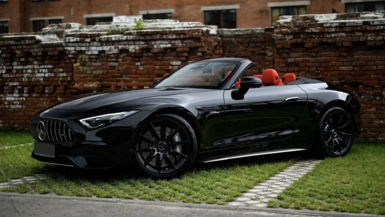 Во Владимире выставили на продажу Mercedes SL-класса за 13,6 млн рублей