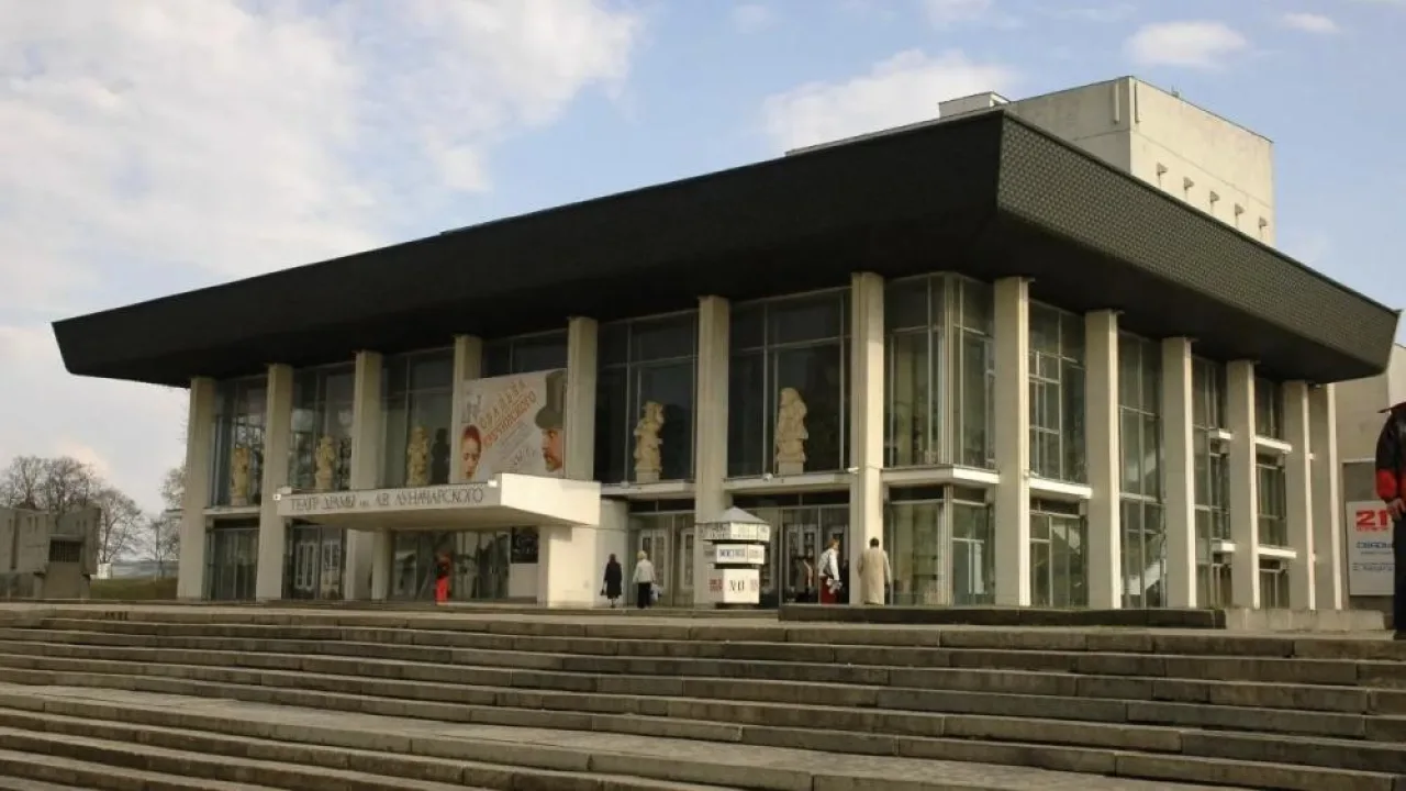Жители Владимира назвали испорченным вид обновленного драмтеатра