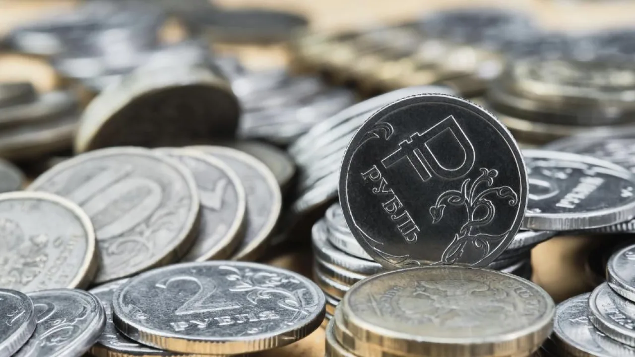 Стало известно, сколько россияне заработают на вкладах в 2025 году
