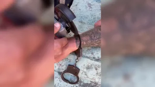 В Коврове рука задержанного мужчины застряла в наручниках