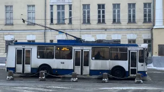 Из-за перекрытия перекрестка двух главных улиц во Владимире троллейбусы пустили в объезд