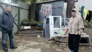 Жительница Александрова пыталась выбить долг с приятеля с помощью ножа