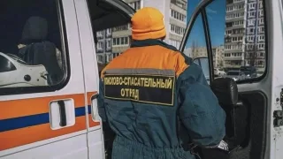 В Коврове мать случайно заперла ребенка в машине вместе с ключами