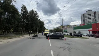 В Коврове мотоциклист попал в больницу после столкновения с легковушкой