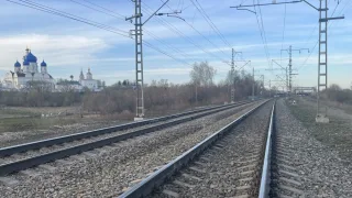 Во Владимирской области поезд влетел в легковушку