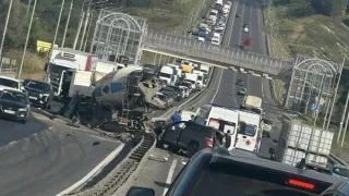 В ДТП с бетономешалкой на Рпенском мосту во Владимире пострадали 2 человека