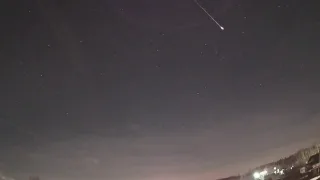 Во Владимирской области сняли на видео падающие метеоры