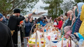Благодатный огонь в Пасху привезут во Владимир к Золотым воротам