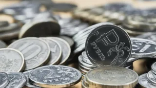 Эксперты назвали причины, которые не позволят рублю резко ослабнуть до конца года
