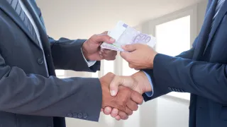 Во Владимире экс-директора задержали по подозрению в получении взятки в 11 млн рублей