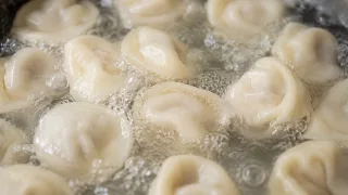 Пельмени любят не масло и не лавровый лист, а эту специю: даже дешевые магазинные превращаются в домашние