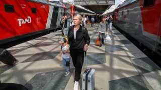 РЖД запустили вагоны нового уровня: купе теперь одноместные, климат регулируется, есть душ