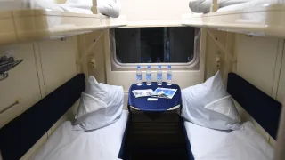В РЖД приняли решение — к общему столику теперь пускать не будут: в новых вагонах пассажиры будут ездить по-другому