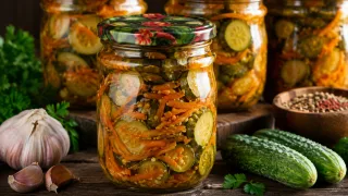 Не успеваю открывать банки: эти огурчики по-корейски заставляют всех аж причмокивать от удовольствия — моя лучшая заготовка