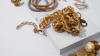 Во Владимире у женщины украли золотые украшения на 250 тысяч рублей