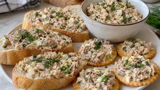 Мешаю скумбрию со сметаной: мировая закуска вкуснее колбасы — нежно и просто