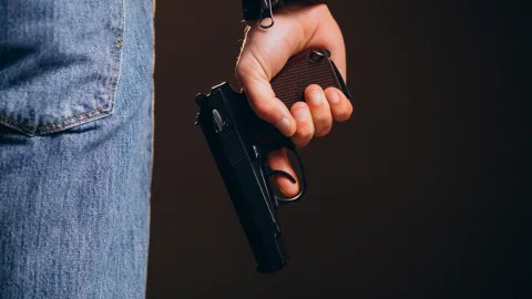 В Лакинске состоится суд над мужчиной, который угрожал детям пистолетом