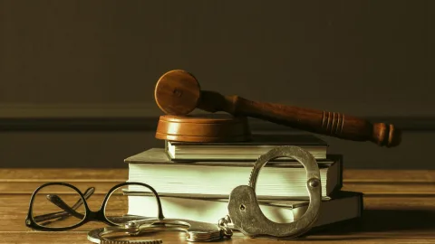 Житель Александрова получил приговор за грабеж с угрозами в адрес бывшей супруги