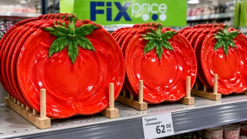 В Fix Price хозяйки сметают новые «помидорные» тарелки: настоящий хит за копейки — так хорошо они вписываются в интерьер