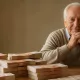Как пенсионерам, родившимся с 1953 по 1970 годы, получить единовременную выплату до 411 тысяч рублей